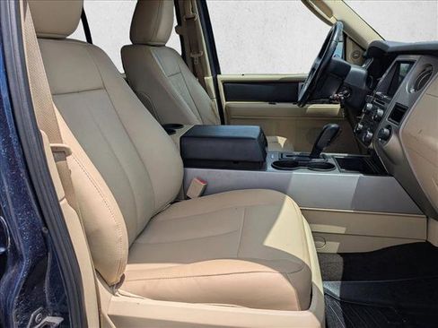Used 2016 Ford Expedition XLT w/ Equipment Group 202A RWD image 22