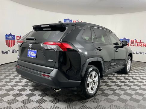 Used 2020 Toyota RAV4 XLE FWD image 3