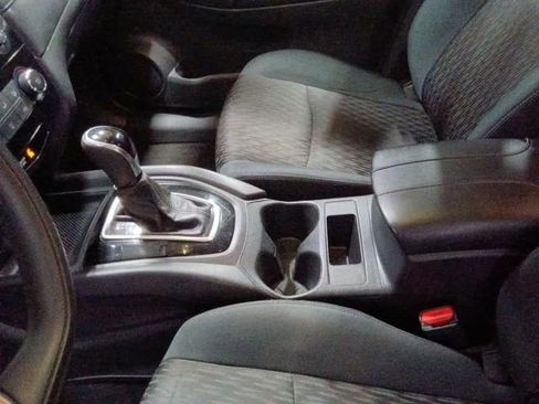 Used 2017 Nissan Rogue S AWD/4WD image 18