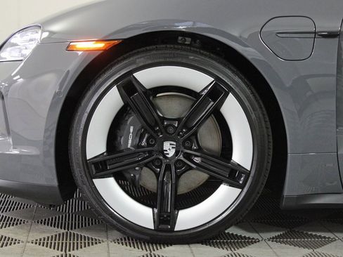 Used 2025 Porsche Taycan image 41