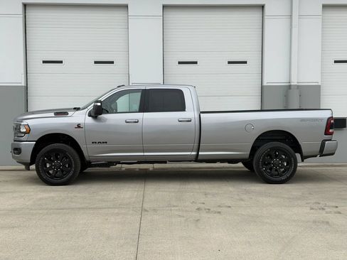 Used 2024 RAM 2500 Big Horn w/ Night Edition AWD/4WD image 3