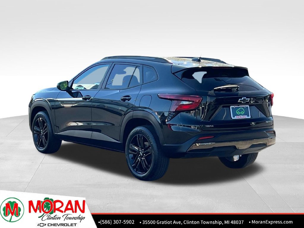 Used 2024 Chevrolet Trax ACTIV w/ Driver Confidence Package FWD image 4