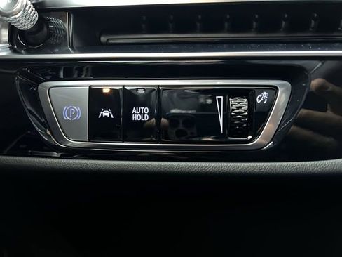 Used 2026 Cadillac Lyriq Sport AWD/4WD image 17