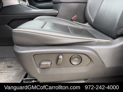 Used 2023 GMC Yukon XL SLT image 31