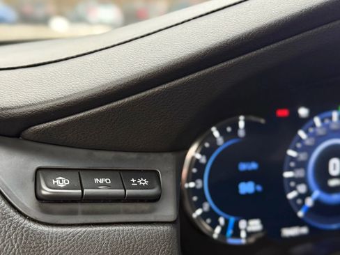 Used 2016 Cadillac Escalade Premium image 25