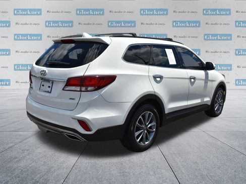 Used 2017 Hyundai Santa Fe SE AWD/4WD image 6