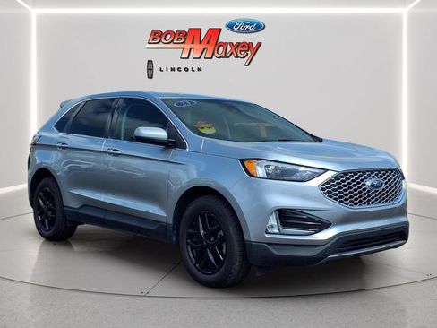 Used 2023 Ford Edge SEL w/ Convenience Package AWD/4WD image 3