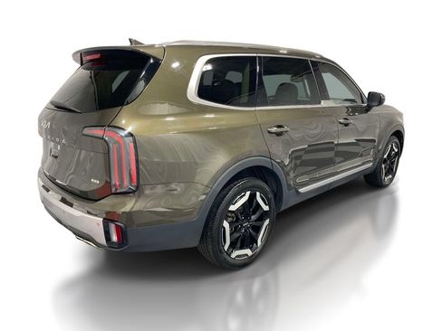 Used 2024 Kia Telluride EX w/ EX Captain's Chair Package AWD/4WD image 4
