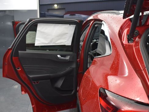 New 2025 Ford Escape SE w/ PHEV Premium Package image 29