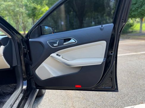 Used 2019 Mercedes-Benz GLA 250 image 14