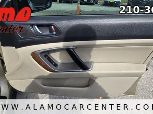 Used 2008 Subaru Outback 3.0R L.L. Bean image 18