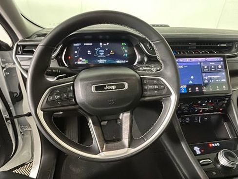 Used 2023 Jeep Grand Cherokee 4WD 4xe w/ Luxury Tech Group II image 15