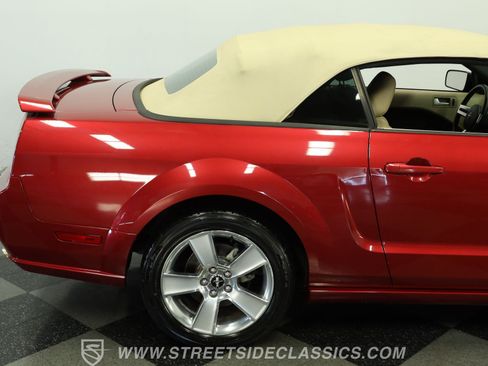 Used 2006 Ford Mustang GT RWD image 28