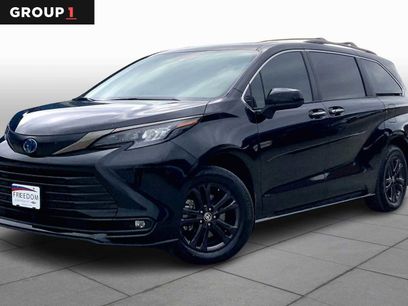 Used 2024 Toyota Sienna XLE Woodland Edition