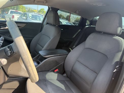 Used 2017 Chevrolet Malibu LT FWD image 13