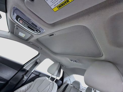 Used 2024 Hyundai Elantra Limited FWD image 26