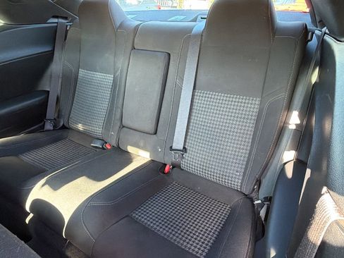 Used 2019 Dodge Challenger SXT image 17