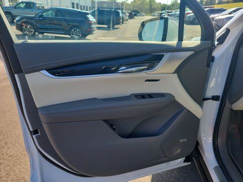 Used 2024 Cadillac XT6 Premium Luxury w/ Technology Package AWD/4WD image 20