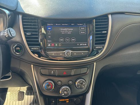 Used 2020 Chevrolet Trax LT w/ Driver Confidence Package image 18