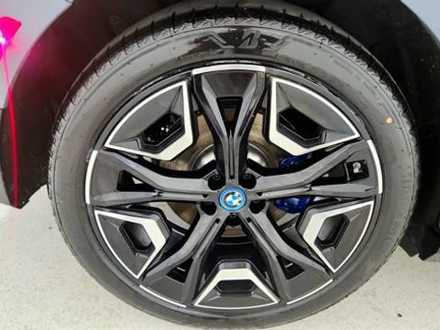 Used 2024 BMW iX xDrive50 w/ Sport Package AWD/4WD image 75