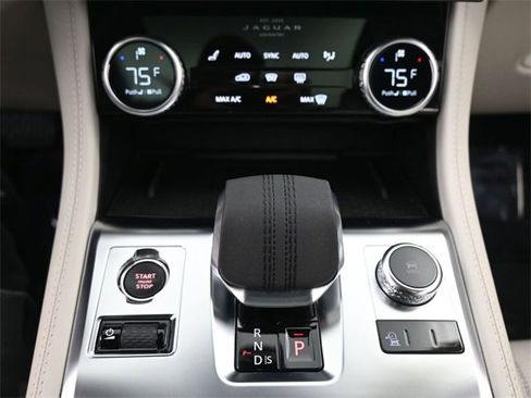 Used 2023 Jaguar F-PACE R-Dynamic S image 17