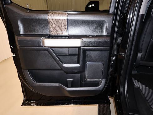 Certified 2019 Ford F250 Lariat w/ Lariat Ultimate Package image 16