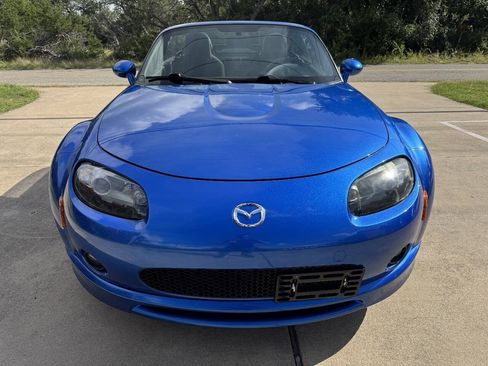 Used 2006 MAZDA MX-5 Miata Sport w/ Appearance Pkg RWD image 4