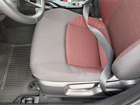 Certified 2025 Toyota Corolla SE image 18