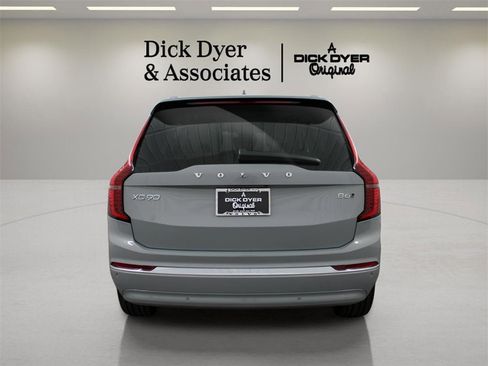 New 2026 Volvo XC90 B6 Ultra image 4