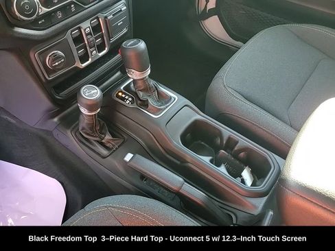 Used 2025 Jeep Gladiator Sport image 20