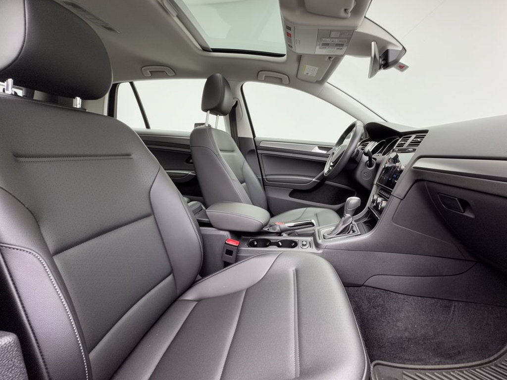 Used 2019 Volkswagen Golf SE w/ Driver Assistance Package FWD image 30
