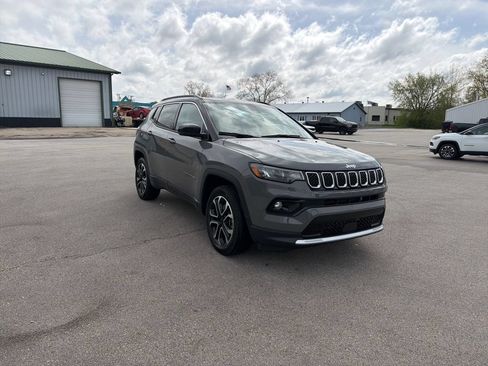 Used 2024 Jeep Compass Limited AWD/4WD image 3