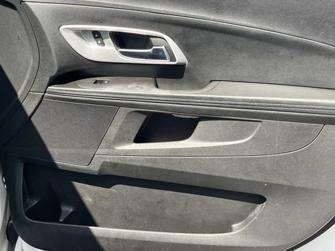 Used 2015 Chevrolet Equinox LS FWD image 23