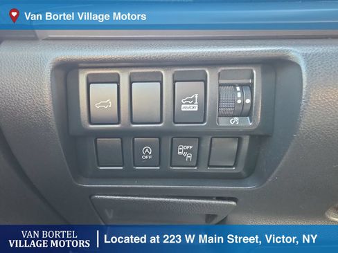Used 2019 Subaru Forester Premium AWD/4WD image 17