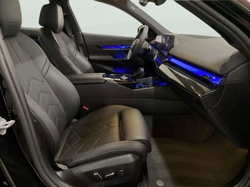 Used 2025 BMW i5 eDrive40i image 23