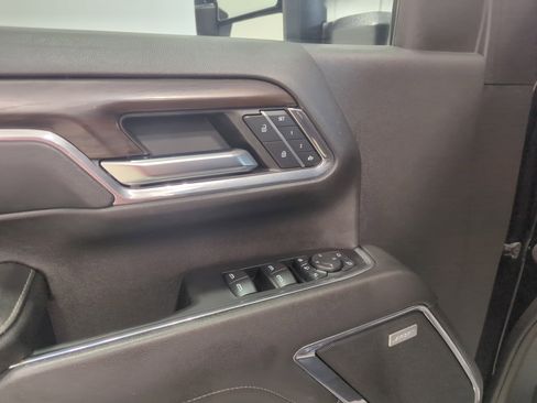 Used 2024 GMC Sierra 2500 SLT w/ SLT Premium Package image 11