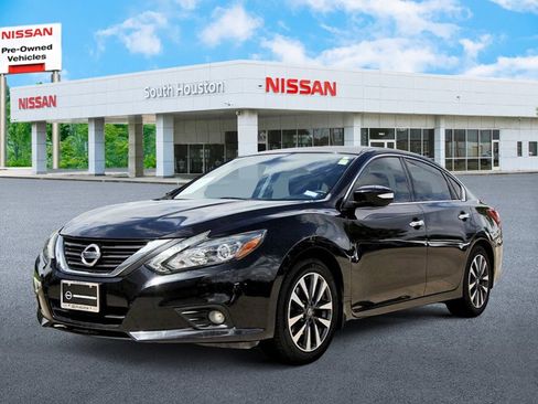 Used 2016 Nissan Altima 2.5 SL w/ 2.5 Technology w/LED Package FWD image 2