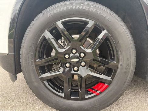 Used 2021 Chevrolet Traverse Premier w/ Redline Edition image 14