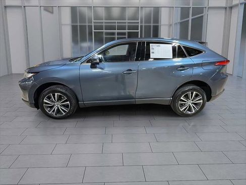 Certified 2023 Toyota Venza LE image 5