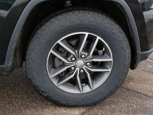 Used 2017 Jeep Grand Cherokee Limited w/ Luxury Group II image 15