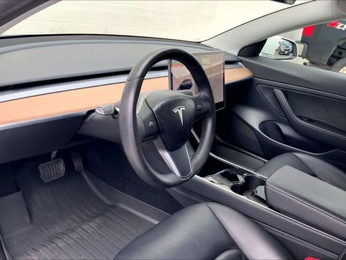 Used 2020 Tesla Model 3 Standard Range Plus RWD image 2