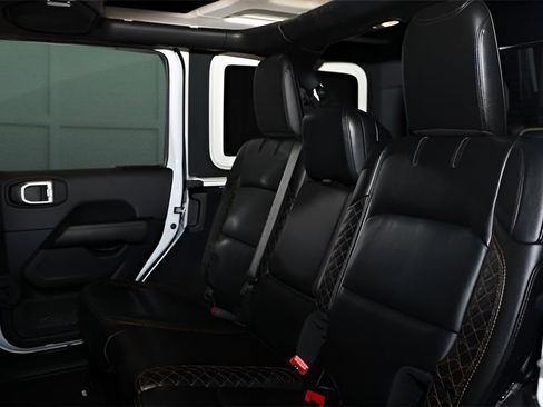 Used 2021 Jeep Wrangler Unlimited Sahara image 18