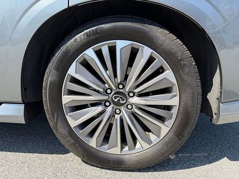 Certified 2025 INFINITI QX80 Sensory image 20