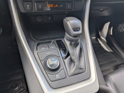 Used 2022 Toyota RAV4 XSE AWD/4WD image 26