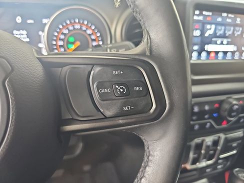 Used 2018 Jeep Wrangler Unlimited Sport S AWD/4WD image 22