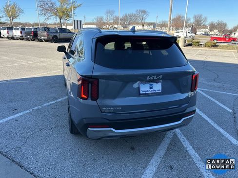 Used 2025 Kia Sorento SX image 25