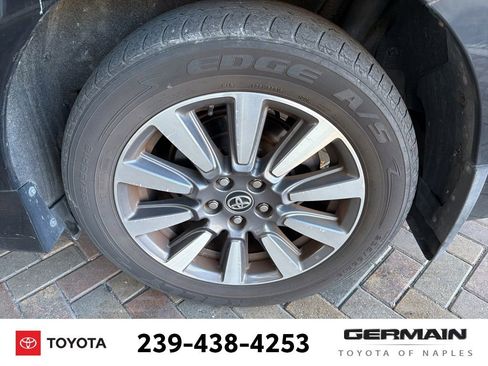 Used 2018 Toyota Sienna XLE w/ XLE Navigation Package image 11