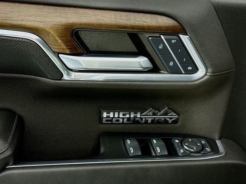 Used 2024 Chevrolet Silverado 1500 High Country w/ Technology Package image 18