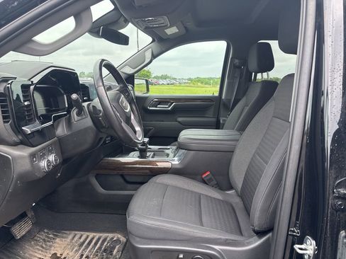 Used 2023 GMC Sierra 1500 Elevation w/ X31 Off-Road Package AWD/4WD image 9