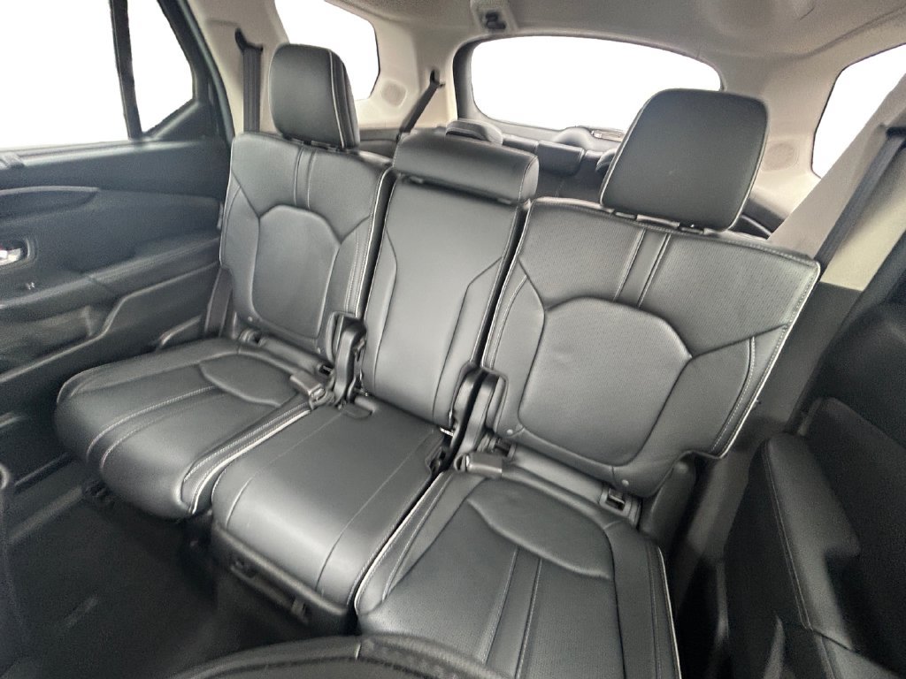 Used 2025 Honda Pilot Elite image 19